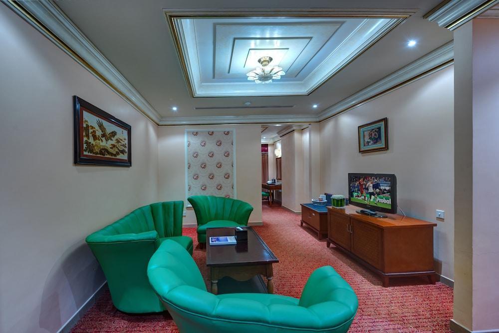 Royal Beach Resort & Spa Sharjah Bagian luar foto