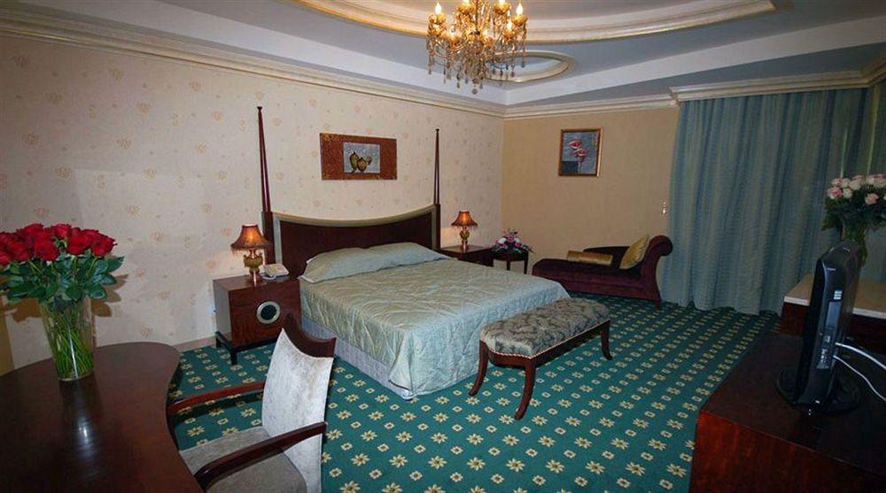 Royal Beach Resort & Spa Sharjah Bagian luar foto