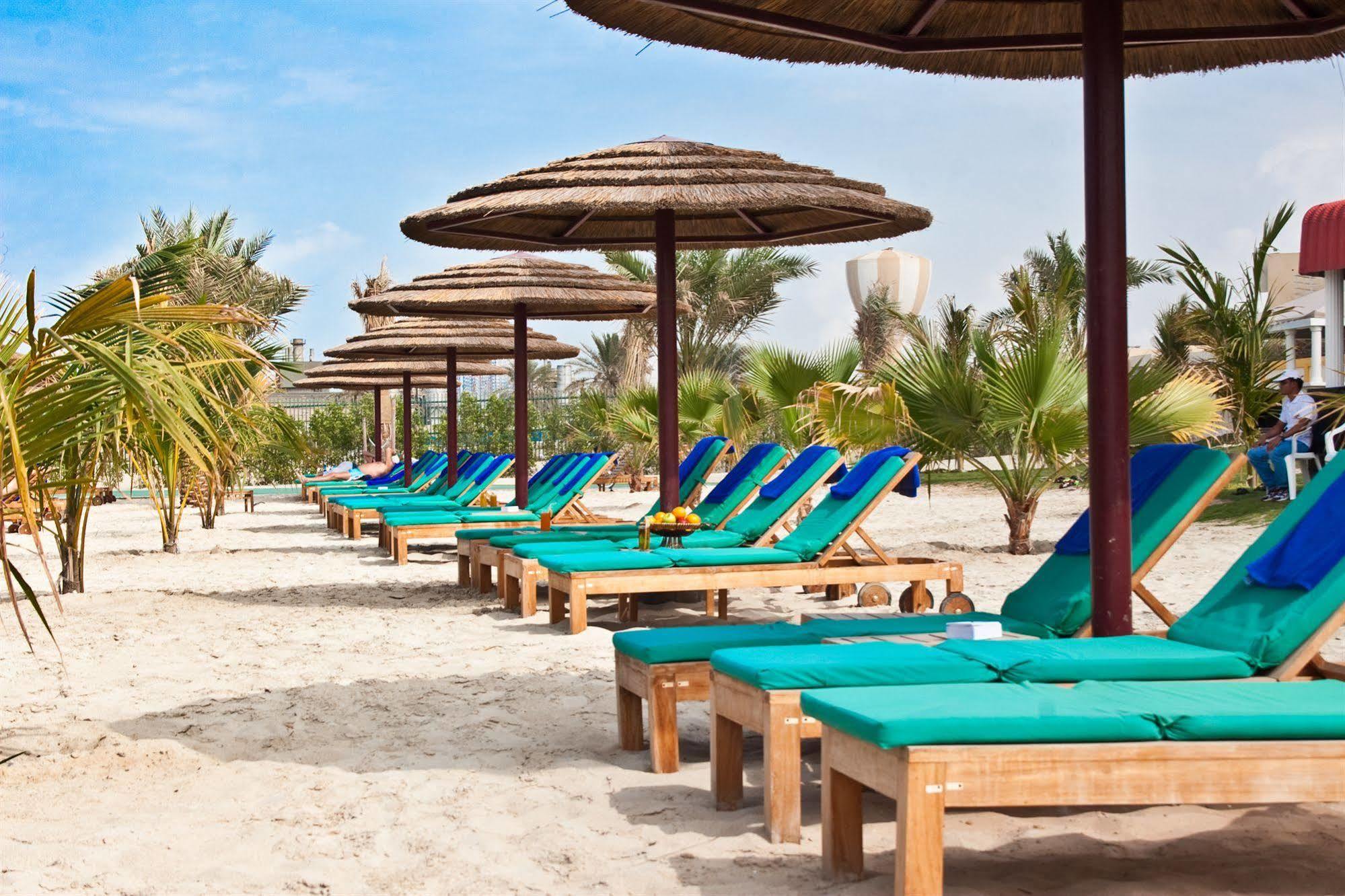 Royal Beach Resort & Spa Sharjah Bagian luar foto