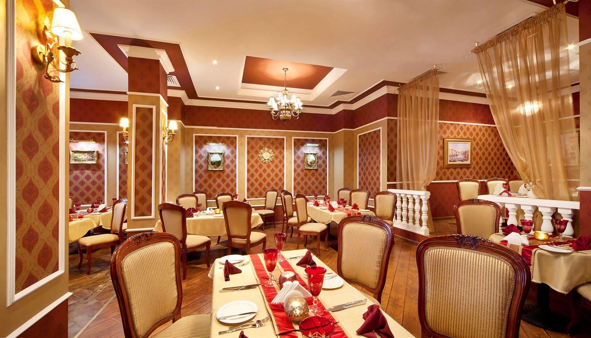 Royal Beach Resort & Spa Sharjah Bagian luar foto