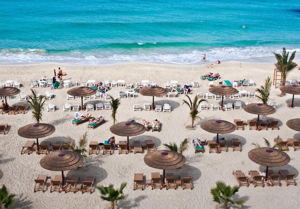 Royal Beach Resort & Spa Sharjah Bagian luar foto